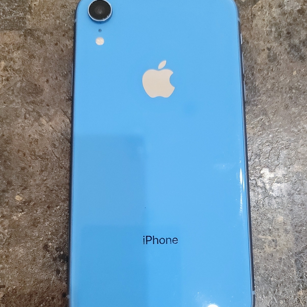 iPhone XR - Picture 2 of 3